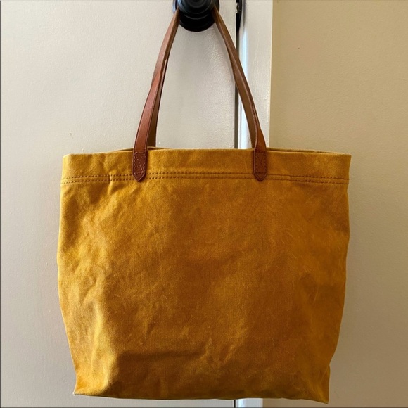 Madewell Handbags - Madewell large canvas Transport Tote Acorn